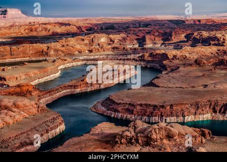 Gewundene Gewässer des Glen Canyon - Lake Powell Stockfoto