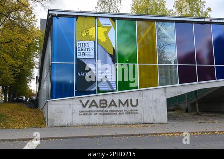 Vabamu Museum of Occupations and Freedom in Tallinn. Außenansicht des Museums für estnische Geschichte mit Informationen über die Besetzungen Estlands namens Vabamu. Stockfoto