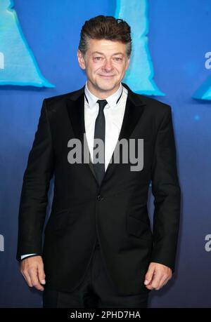 Andy Serkis besucht die Weltpremiere von „Avatar: The Way of Water“ am Odeon Luxe Leicester Square in London. Stockfoto