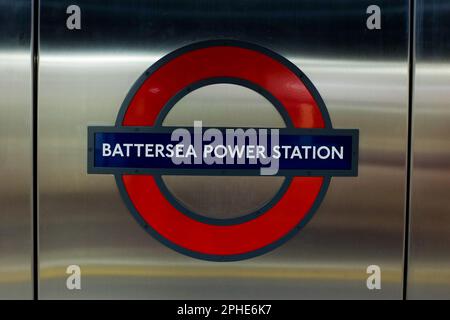 U-Bahn-Station Battersea Power Station (Rundum). Stockfoto