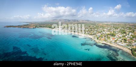 Luftaufnahme mit Fontane Bianche Strand, Insel Sizilien, Italien Stockfoto