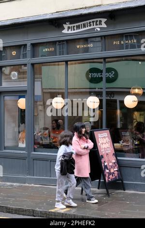 Blick auf das Stadtzentrum von Bath. Pieminster Cafe Stockfoto