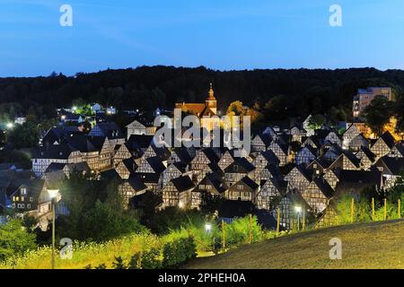 Freudenberg Bei Der Blue Hour Stockfoto