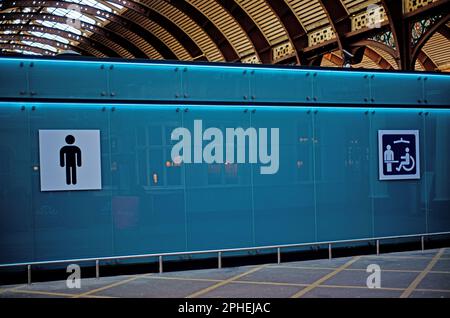 New Toilet Block, Bahnhof York, Yorkshire, England Stockfoto