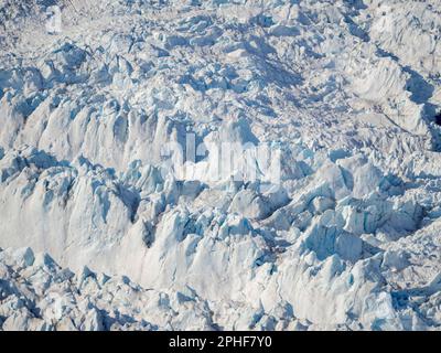 Brueckner-Gletscher. Landschaft im Johan Petersen Fjord, einem Zweig des Sermilik (Sermiligaaq) Icefjords in der Region Ammassalik Ostgrönland. Stockfoto