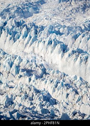 Brueckner-Gletscher. Landschaft im Johan Petersen Fjord, einem Zweig des Sermilik (Sermiligaaq) Icefjords in der Region Ammassalik Ostgrönland. Stockfoto