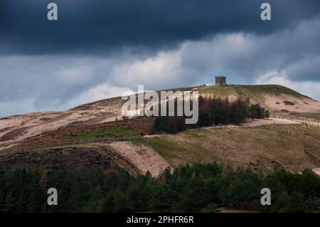 Im Vereinigten Königreich - Rivington Pike Tower , Winter Hill, Chorley, Lancashire Stockfoto