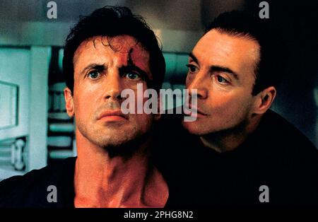 ARMAND ASSANTE und SYLVESTER STALLONE in RICHTER DREDD (1995), Regie Danny CANNON. Stockfoto