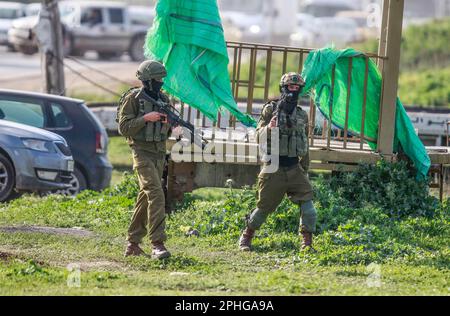 Nordwestjordanland, Palästina. 27. März 2023. Israelische Soldaten ...