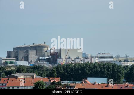 Blick auf das größte Kernkraftwerk westeuropas | Vue sur la plus grande centrale nucleaire d'Europe de l'Ouest a Gravelines Stockfoto