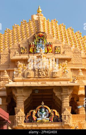 Wunderschöne Aussicht auf den Somnath-Tempel, das historische Jyatirlinga, den Lord Shiva-Tempel, Somnath, Gujarat, Indien. Stockfoto