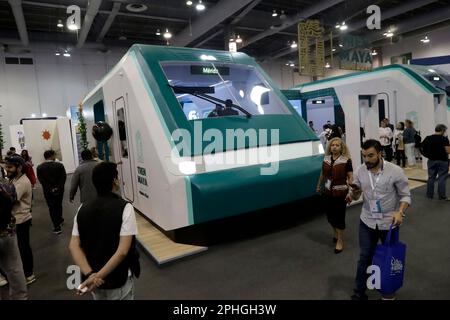 Mexiko-Stadt, Mexiko. 28. März 2023. 27. März 2023, Mexico City, Mexiko: Ein Stand mit einem Tren Maya Stand im Mexico Tourism Tianguis 47. im Banamex Center in Mexico City, Mexiko. Am 27. März 2023 in Mexico City, Mexiko (Foto: Luis Barron/Eyepix Group/Sipa USA). Kredit: SIPA USA/Alamy Live News Stockfoto