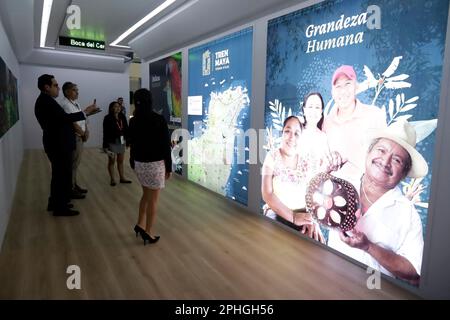 Mexiko-Stadt, Mexiko. 28. März 2023. 27. März 2023, Mexico City, Mexiko: Ein Stand mit einem Tren Maya Stand im Mexico Tourism Tianguis 47. im Banamex Center in Mexico City, Mexiko. Am 27. März 2023 in Mexico City, Mexiko (Foto: Luis Barron/Eyepix Group/Sipa USA). Kredit: SIPA USA/Alamy Live News Stockfoto