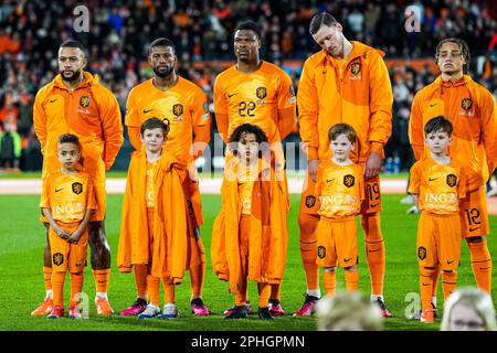 Rotterdam - 27/03/23, Rotterdam - Memphis Depay of Holland, Georginio Wijnaldum of Holland, Denzel Dumfries of Holland, Wout Weghorst of Holland, Xavi Simons of Holland während des Spiels zwischen den Niederlanden und Gibraltar im Stadion Feijenoord De Kuip am 27. März 2023 in Rotterdam, Niederlande. (Box zu Box Pictures/Tobias Kleuver) Stockfoto