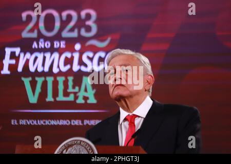 Mexiko-Stadt, Mexiko. 28. März 2023. 28. März 2023 Mexiko-Stadt, Mexiko: Der mexikanische Präsident Andres Manuel Lopez Obrador spricht während der Informationskonferenz im Nationalpalast am 28 2023. März in Mexiko-Stadt, Mexiko. (Foto: Carlos Santiago/Eyepix Group/Sipa USA) Guthaben: SIPA USA/Alamy Live News Stockfoto