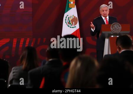 Mexiko-Stadt, Mexiko. 28. März 2023. 28. März 2023 Mexiko-Stadt, Mexiko: Der mexikanische Präsident Andres Manuel Lopez Obrador spricht während der Informationskonferenz im Nationalpalast am 28 2023. März in Mexiko-Stadt, Mexiko. (Foto: Carlos Santiago/Eyepix Group/Sipa USA) Guthaben: SIPA USA/Alamy Live News Stockfoto