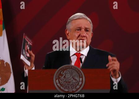 Mexiko-Stadt, Mexiko. 28. März 2023. 28. März 2023 Mexiko-Stadt, Mexiko: Der mexikanische Präsident Andres Manuel Lopez Obrador spricht während der Informationskonferenz im Nationalpalast am 28 2023. März in Mexiko-Stadt, Mexiko. (Foto: Carlos Santiago/Eyepix Group/Sipa USA) Guthaben: SIPA USA/Alamy Live News Stockfoto