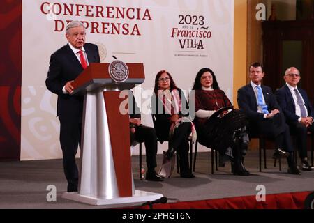 Mexiko-Stadt, Mexiko. 28. März 2023. 28. März 2023 Mexiko-Stadt, Mexiko: Der mexikanische Präsident Andres Manuel Lopez Obrador spricht während der Informationskonferenz im Nationalpalast am 28 2023. März in Mexiko-Stadt, Mexiko. (Foto: Carlos Santiago/Eyepix Group/Sipa USA) Guthaben: SIPA USA/Alamy Live News Stockfoto