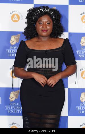 Susan Wokoma kommt für die Royal Television Society Programme Awards im Grosvenor House Hotel, London. Foto: Dienstag, 28. März 2023. Stockfoto