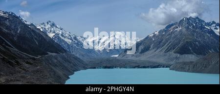 Tasman Lake und Blick auf den Tasman-Gletscher mit Aoraki/Mt Cook (links), Aoraki/Mt Cook National Park, South Island, Neuseeland Stockfoto