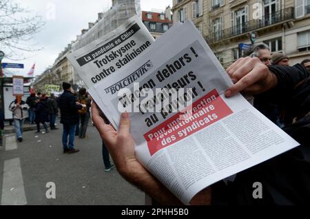 10ème journée contre la réforme des retraites , 450000 personnes chiffre CGT ont défilés dans le calme à Paris avec le soutien de LFI du PS et du PCF Stockfoto