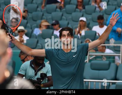 Miami, Florida, USA. 28. März 2023. Taylor Fritz gegen Holger Rune am 7. Tag der Miami Open 2023 im Hard Rock Stadium am 28. März 2023 in Miami, Florida. Kredit: Mpi04/Media Punch/Alamy Live News Stockfoto