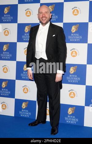 London, Vereinigtes Königreich 28. März, 2023. Tom Allen wurde bei den Royal Television Society (RTS) Program Awards 2023 im Grosvenor House Hotel fotografiert. Kredit: Alan D West/EMPICS/Alamy Live News Stockfoto