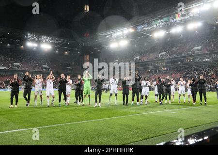 Köln, Deutschland. 28. März 2023. Die belgischen Spieler feiern, nachdem sie am Dienstag, den 28. März 2023 in Köln ein Freundschaftsspiel zwischen der deutschen Fußballnationalmannschaft und der belgischen Fußballnationalmannschaft Red Devils gewonnen haben. BELGA FOTO BRUNO FAHY Kredit: Belga News Agency/Alamy Live News Stockfoto