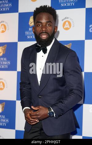 London, Vereinigtes Königreich 28. März, 2023. Jimmy Akingbola wurde bei den Royal Television Society (RTS) Programme Awards 2023 im Grosvenor House Hotel fotografiert. Kredit: Alan D West/EMPICS/Alamy Live News Stockfoto