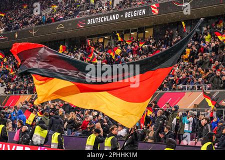 Köln, Deutschland. 28. März 2023. KÖLN, DEUTSCHLAND - MÄRZ 28: Deutsche Fans während des internationalen Freundschaftsspiels zwischen Deutschland und Belgien im RheinEnergieStadion am 28. März 2023 in Köln (Foto von Joris Verwijst/Orange Pictures) Guthaben: Orange Pics BV/Alamy Live News Stockfoto