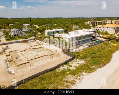 Vero Beach, FL, USA - 18. März 2023: Herrenhaus am Vero Beach im Bau Stockfoto