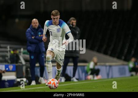 London, Großbritannien. 28. März 2023. London, März 28. 2023: Cole Palmer (23 England) auf dem Ball während des internationalen U21-Freundschaftsspiels zwischen England und Kroatien im Craven Cottage, London, England. (Pedro Soares/SPP) Kredit: SPP Sport Press Photo. Alamy Live News Stockfoto