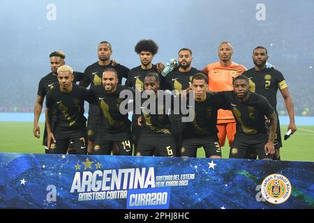 Santiago del Estero, Argentinien, 28. März 2023. Die Spieler von Curacao posieren für ein künstliches Foto während des Spiels zwischen Argentinien und Curacao, für die International Friendly 2023, im Unico Madre de Ciudades Stadium, am 28. März in Santiago del Estero. Foto: Luciano Bisbal/DiaEsportivo/Alamy Live News Stockfoto