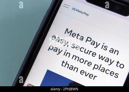 Vancouver, KANADA - März 18 2023 : Website von Meta Pay, Zahlungsdienst auf Facebook, Messenger, Instagram, ＆ in teilnehmenden Online-Shops, auf iPhone Stockfoto