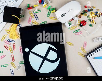 Bayern, Deutschland. 31. Dezember 2015. In dieser Fotoabbildung ist das Logo des Instituts Polytechnique de Paris auf einem Tablet zu sehen. (Kreditbild: © Igor Golovniov/SOPA Images via ZUMA Press Wire) NUR REDAKTIONELLE VERWENDUNG! Nicht für den kommerziellen GEBRAUCH! Stockfoto