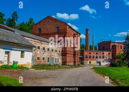 Alte Papierfabrik in Lettischer Stadt Ligatne. Stockfoto