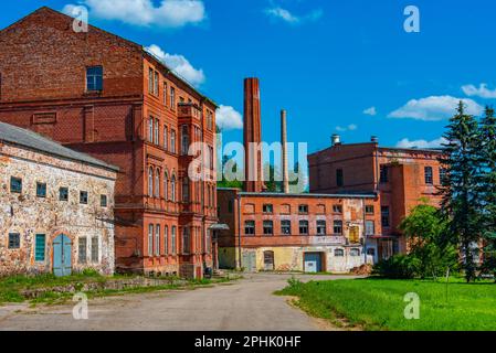 Alte Papierfabrik in Lettischer Stadt Ligatne. Stockfoto