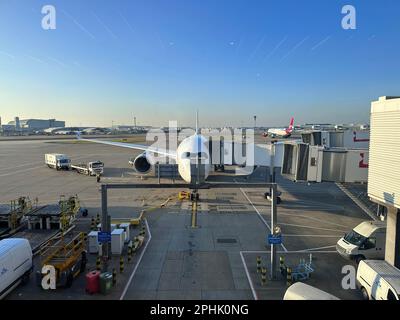 Heathrow Terminal 4 ist ein Flughafenterminal am Flughafen Heathrow, Außenansicht des Flughafens London Heathrow Stockfoto