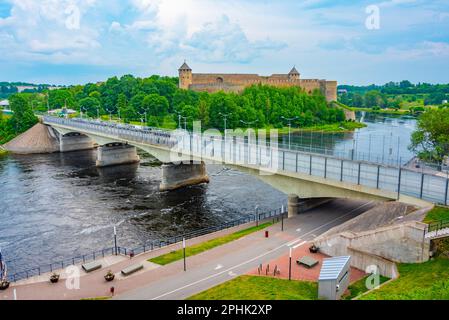 Brücke über den Fluss Narva zwischen Russland und Estland. Stockfoto