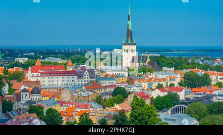 Panoramablick auf Tallinn vom Viru Hotel in Estland. Stockfoto