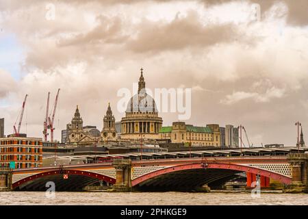 St Paul's Cathedral, London, EC4M 8AD, Indo-gotische Architektur, Londoner Attraktion Stockfoto