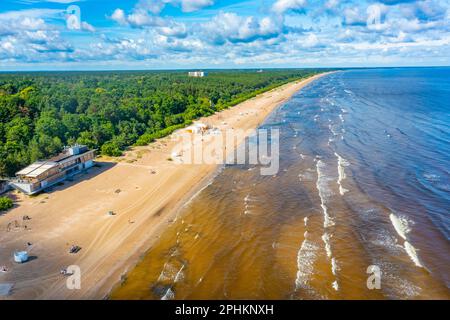 Panoramablick auf einen Strand in Jurmala, Lettland. Stockfoto
