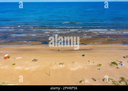 Panoramablick auf einen Strand in Jurmala, Lettland. Stockfoto