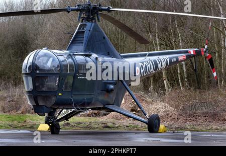 Der Dragonfly war der erste in Großbritannien gebaute Helikopter, der von der Marine eingesetzt wurde, und der erste, der von einem britischen Schiff aus in Versuchen auf dem Fort Duquesn der RFA operierte Stockfoto