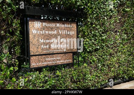 Los Angeles, Kalifornien, USA 26. März 2023 Pierce Brothers Westwood Village Memorial Park Cemetery am 26. März 2023 in Los Angeles, Kalifornien, USA. Foto: Barry King/Alamy Stock Photo Stockfoto