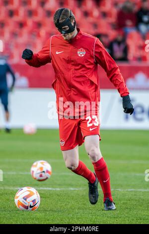 Toronto, Kanada. 28. März 2023. Scott Kennedy wärmt sich vor dem Start des Qualifikationsspiels der CONCACAF Nations League zwischen Kanada und Honduras auf dem BMO Field in Toronto auf. Das Spiel endete 4-1 für Kanada und schickte es ins Halbfinale. Kredit: SOPA Images Limited/Alamy Live News Stockfoto