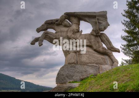 Statue von Georgi Benkovski in der bulgarischen Stadt Koprivschtitsa. Stockfoto