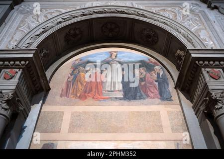 Ghirlandaios Madonna della Misericordia, für die Vespucci-Familie. Amerigo rechts von ihr. San Salvatore in Ognissanti, Florenz Stockfoto