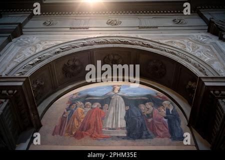 Ghirlandaios Madonna della Misericordia, für die Vespucci-Familie. Amerigo rechts von ihr. San Salvatore in Ognissanti, Florenz Stockfoto