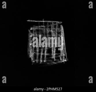 Weiße dunkelgraue Striche, Kreide auf schwarzem Brett, von Hand gezeichnete Kreide, Kreide Striche Texturhintergrund Stockfoto